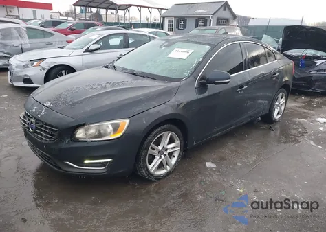 2015 Volvo S60 T5 Premier из США, поврежденный, VIN YV140MFKXF1355823